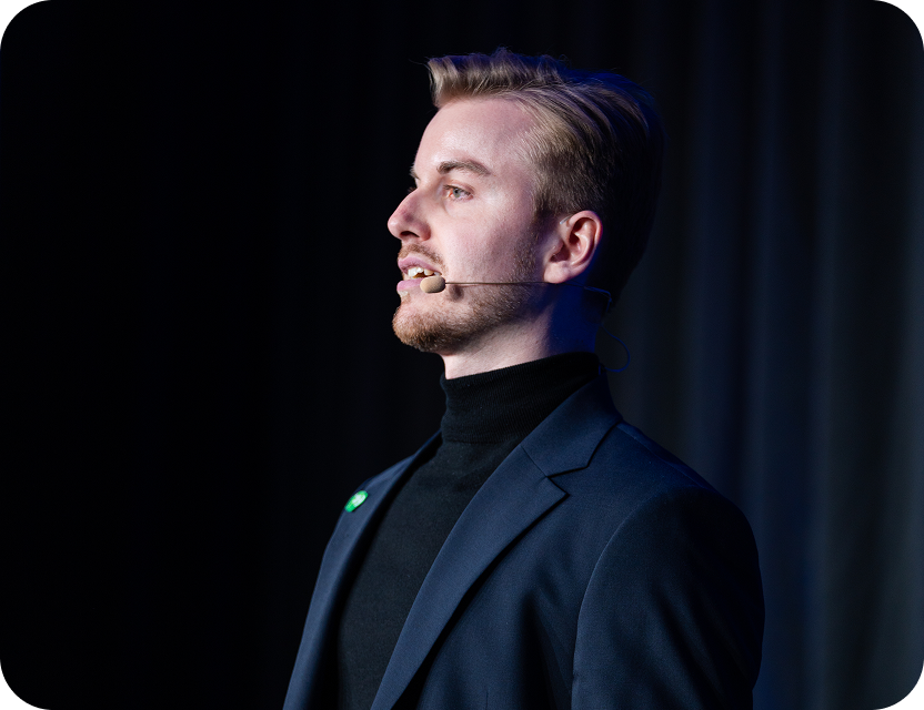 Benedikt Neidhart, Geschäftsführer von Rang1, ist einer der führenden Experten im Bereich Suchmaschinenoptimierung im deutschsprachigen Raum.